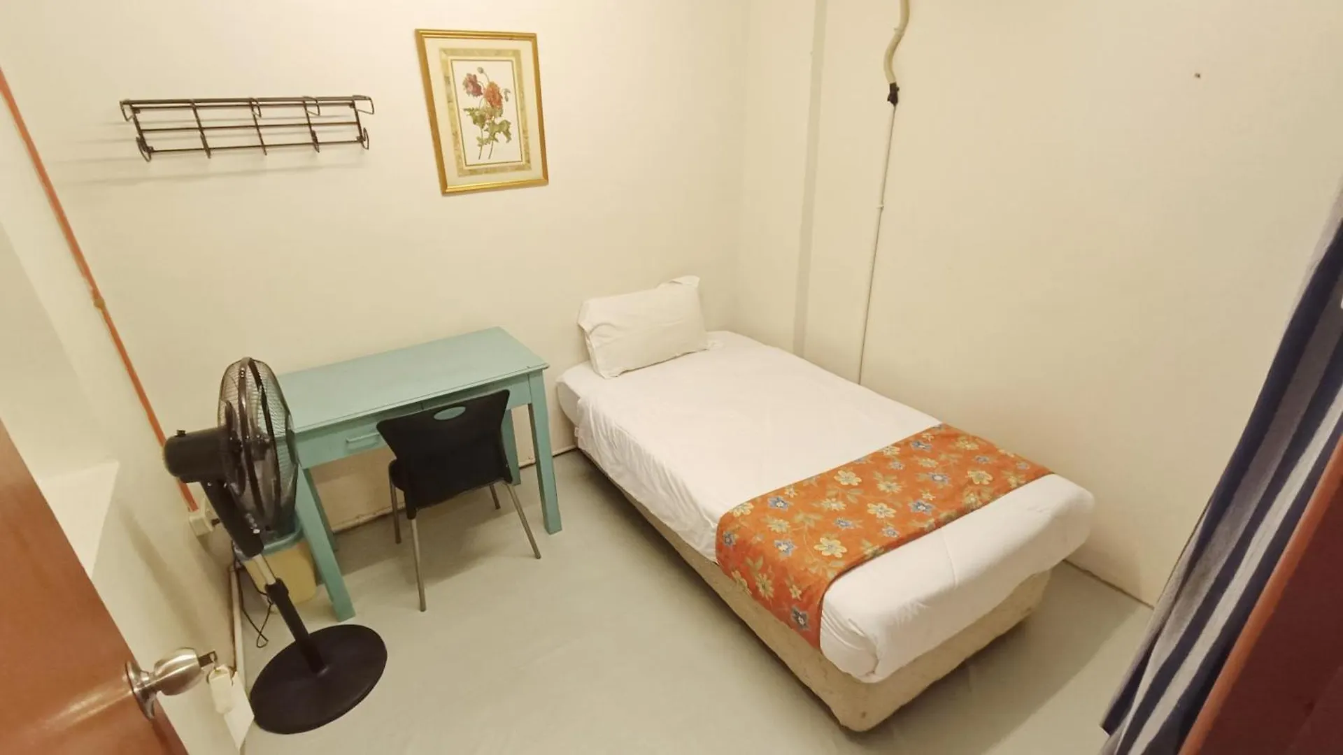 Single Bed Fan Room With Shared Bathroom Malacca Homestay